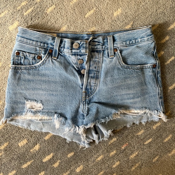 Levi’s 501 denim shorts - Picture 3 of 4